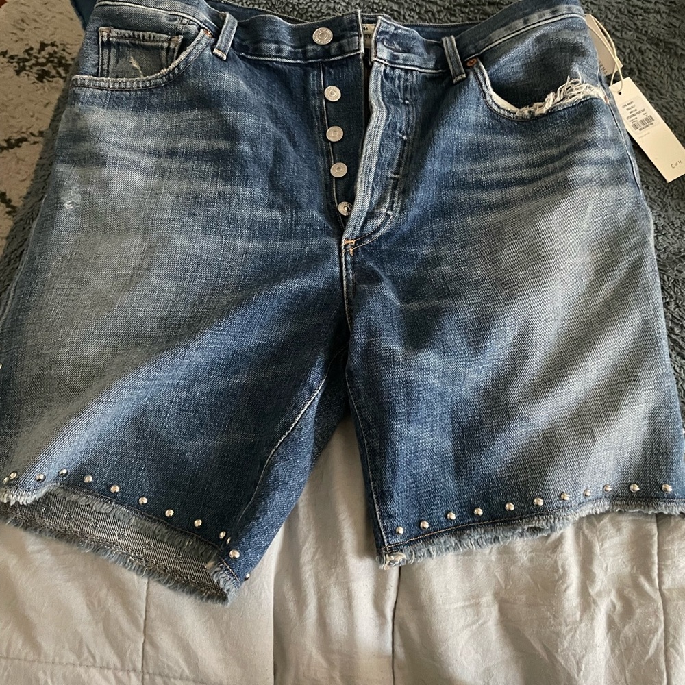 NWT Citizens of Humanity Liya side slit studded fade out raw edge shorts. - Picture 3 of 4